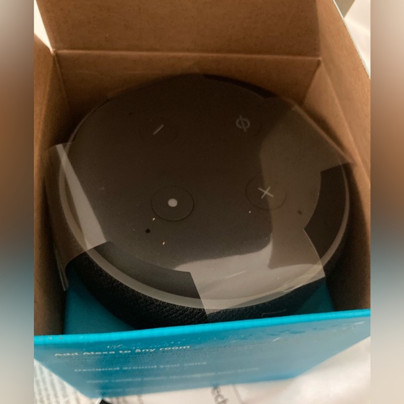 Echo Dot - Smart Speaker - Amazon - Picture 4 of 6